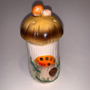 🍄‍🟫 Vintage 1970’s Sears 'Merry Mushroom' single shaker